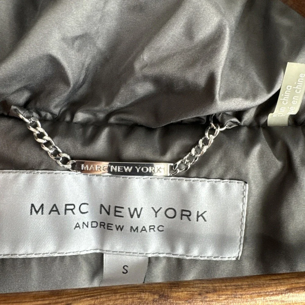 Andrew Marc Womens  puffer jacket vest size small black Button Up Warm Packable